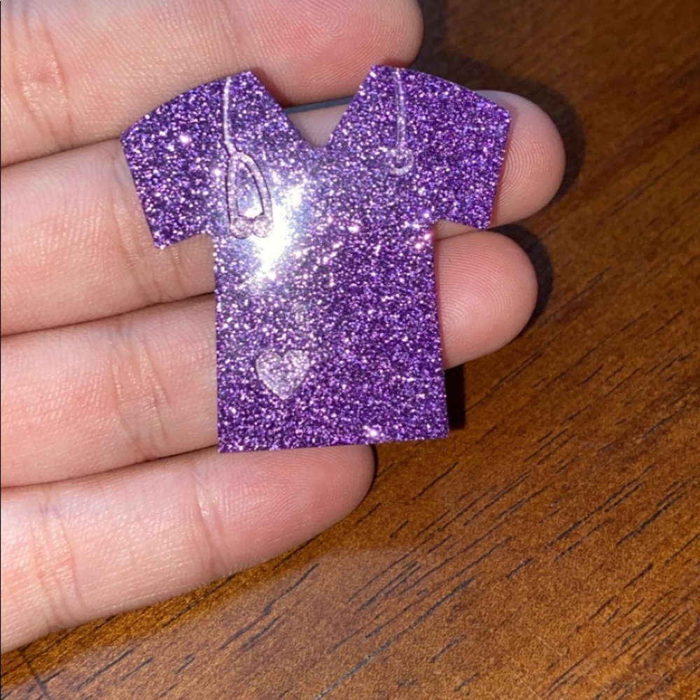 nursing scrub magnet/clippers